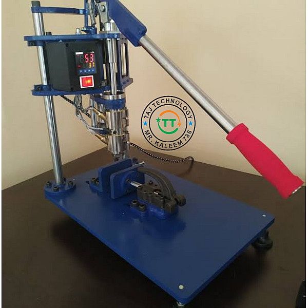 Small Moulding Machine
